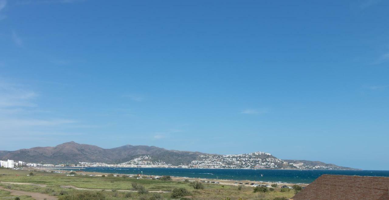 Holidays Port Ducal 3 Jacuzzi Apartment Empuriabrava
